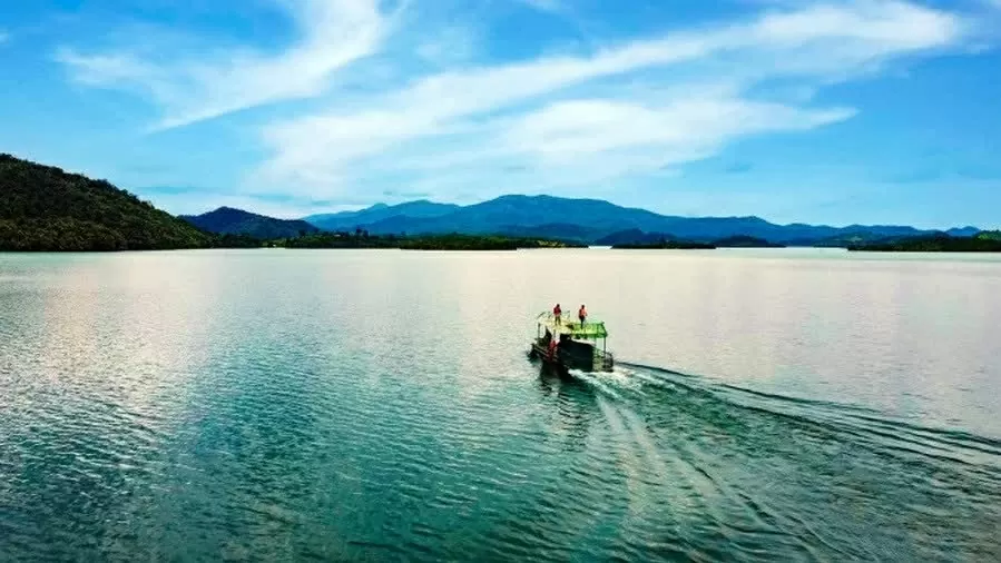 Exploring the beauty of Ham Thuan lake amidst the Lam Dong highlands