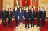 vietnams ambassador presents credentials to timor leste president