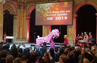 pm pays tet visits to armed forces residents in da nang city