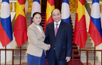 Prime Minister receives Lao NA Chairwoman