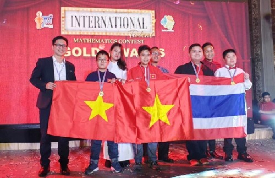 vietnamese students win gold medals at intl mathematics contest