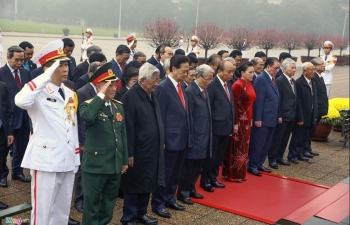Party, State leaders pay tribute to President Ho Chi Minh on Party’s anniversary
