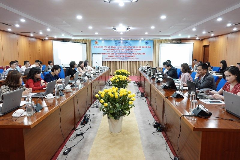 course on sustainable debt management held in ha noi