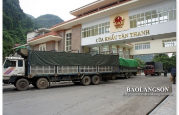 Lang Son restores cross-border trade activities by locals