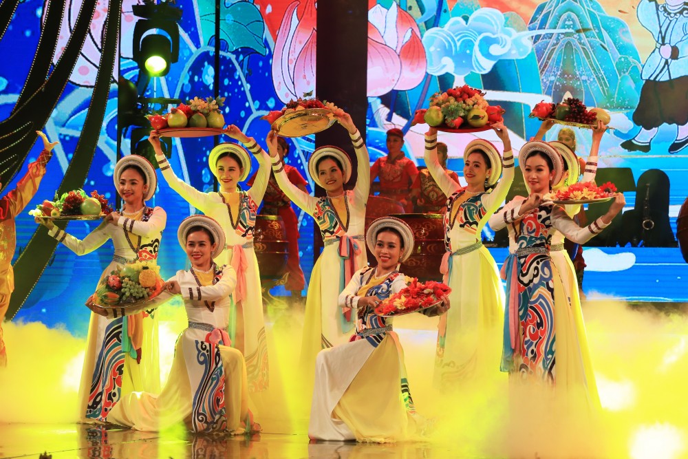 Special spring concert held for overseas Vietnamese people