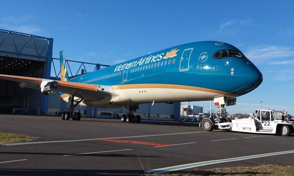 Vietnam Airlines keeps carrying Vietnamese back from Europe amid COVID-19 vietnam airlines keeps carrying vietnamese back from europe amid covid 19