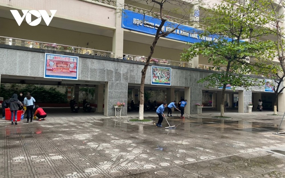 Schools in Ha Noi ready to welcome return of students after long break