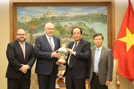 Viet Nam willing to offer optimal conditions for foreign investors