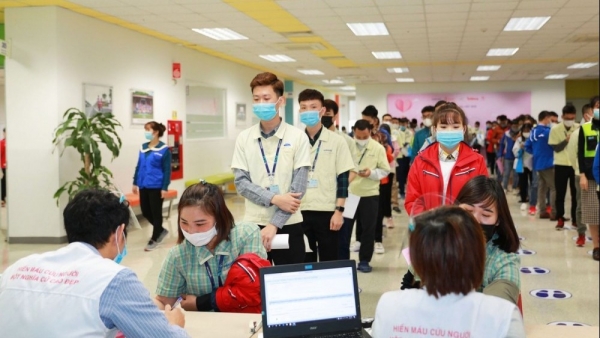Samsung Viet Nam’s employees donate nearly 100,000 units of blood since 2010