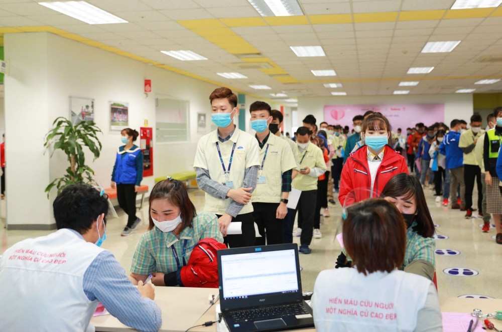 Samsung Viet Nam’s employees donate nearly 100,000 units of blood since 2010