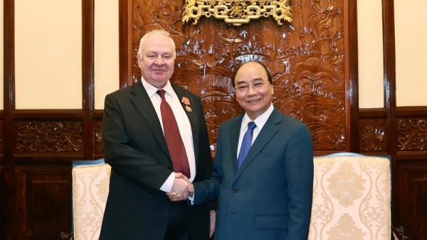 State President Nguyen Xuan Phuc hosts outgoing Russian Ambassador Konstantin Vnukov