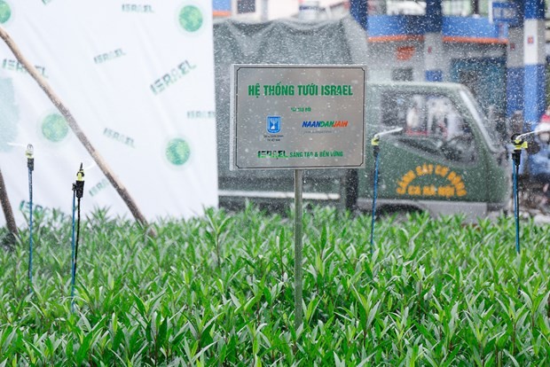 Earth Day 2021: Israeli Embassy presents Ha Noi with drip irrigation system