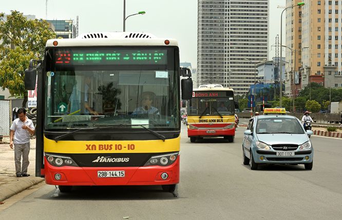 Ha Noi, HCM City resume bus services from May 4