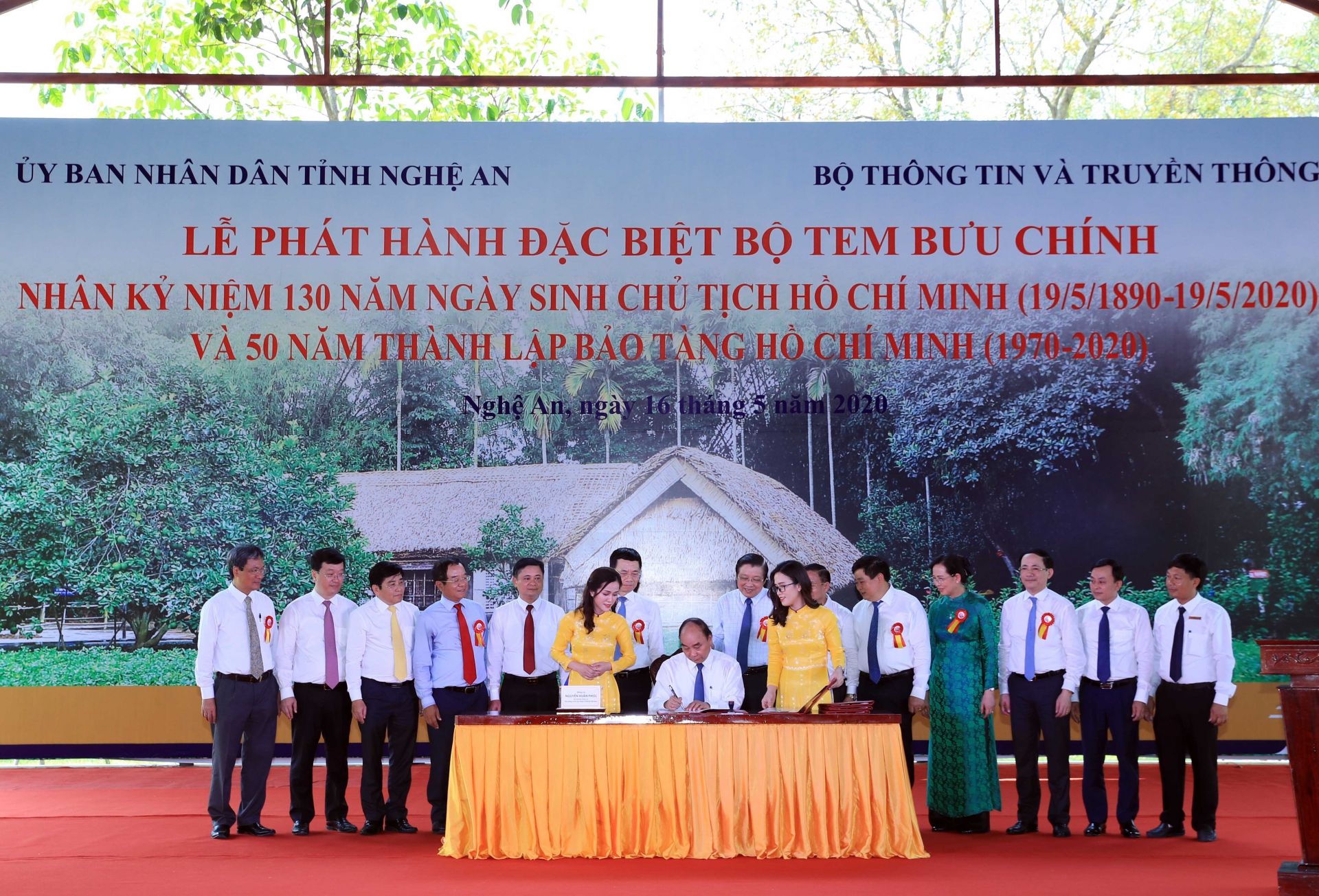 activities held in nghe an to mark president ho chi minhs 130th birthday anniversary