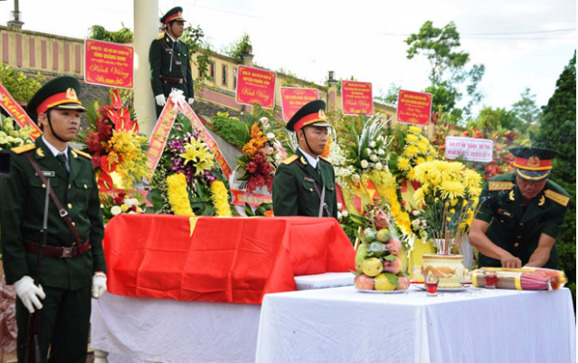 Remains of soldiers reburied in Quang Nam