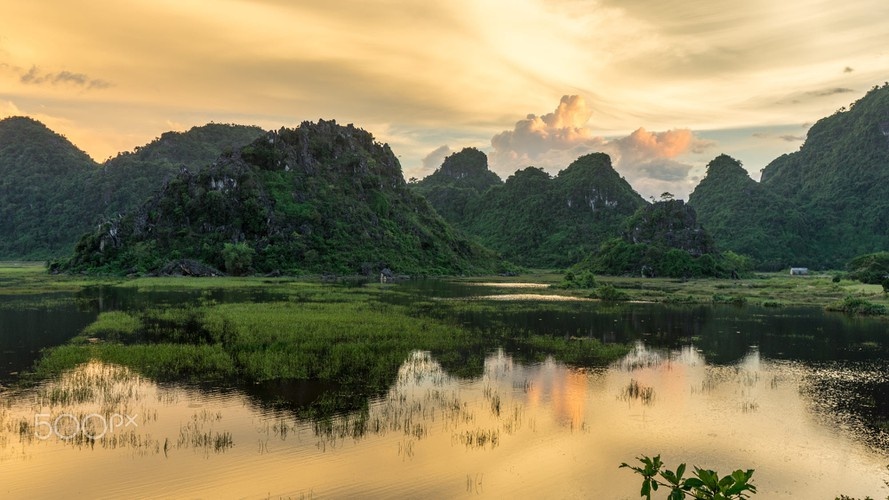 majestic phong nha ke bang national park through lens of foreign photographer