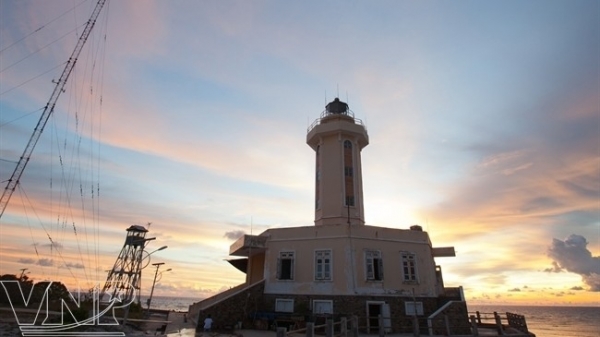 Truong Sa lighthouses affirm Viet Nam's sovereignty over seas and islands