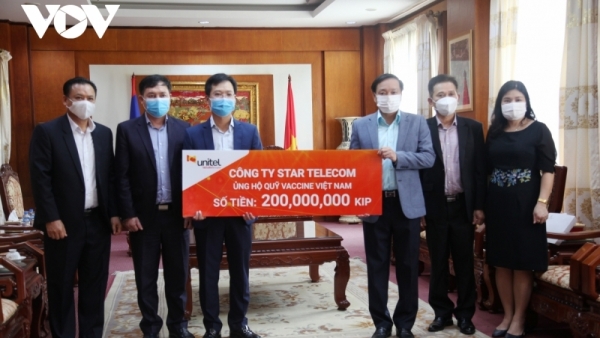 Vietnamese-Lao joint venture contributes to national vaccine COVID-19 fund