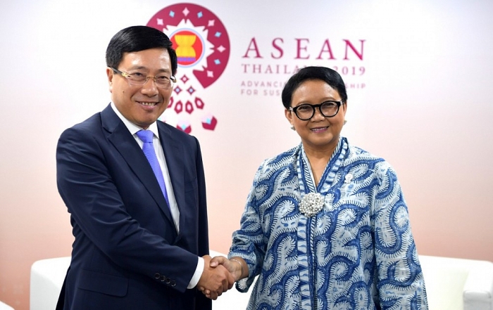 vietnamese officials active at 52nd asean foreign ministers meeting