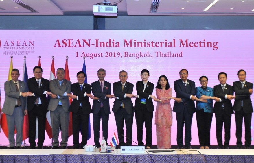 Vietnam continues raising East Sea issue at ASEAN+1 ministerial meetings