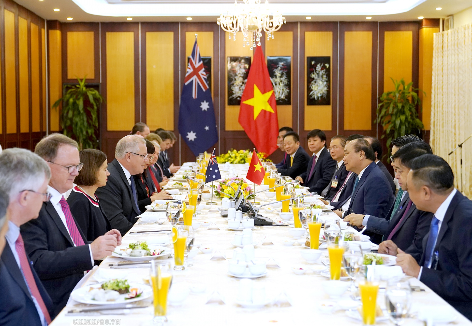 prime minister hosts official welcome ceremony for australian counterpart
