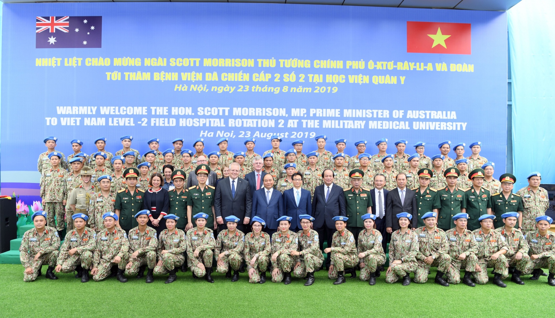 vietnamese australian prime ministers visit vietnams level 2 field hospital
