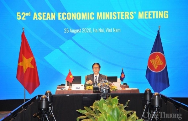 ASEAN ministers review implementation of economic initiatives