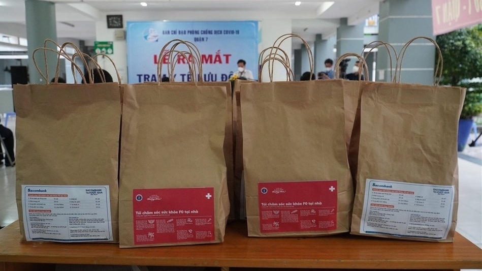 Medical bags support COVID-19 patients treated at home in HCM City