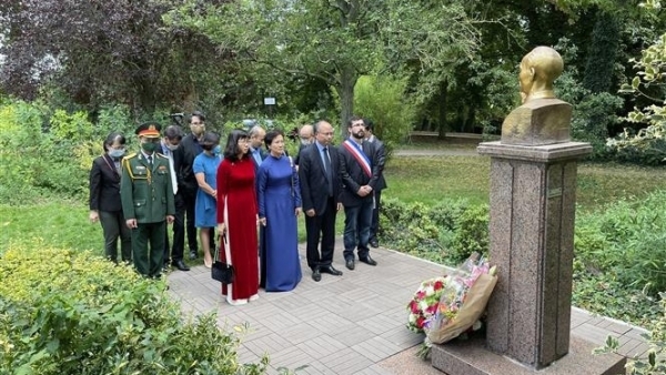 President Ho Chi Minh remembered in France, Singapore