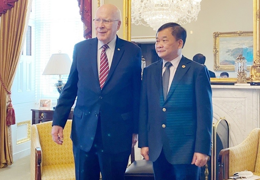 Viet Nam, US step up cooperation in tackling war consequences