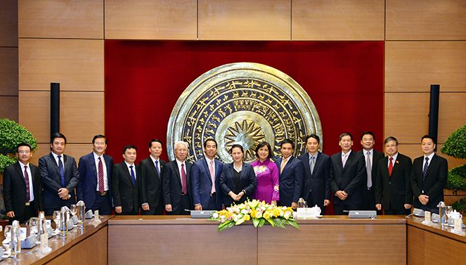 na leader receives heads of vietnams overseas representative agencies