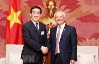 vietnamese national assembly presents medical supplies to foreign parliaments