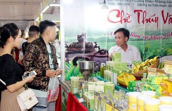 19th Vietnam-China border trade fair opens in Lao Cai
