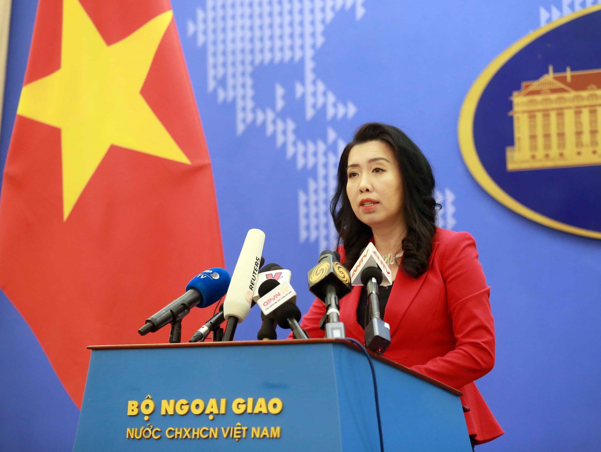 vietnam us join hands in humanitarian issues