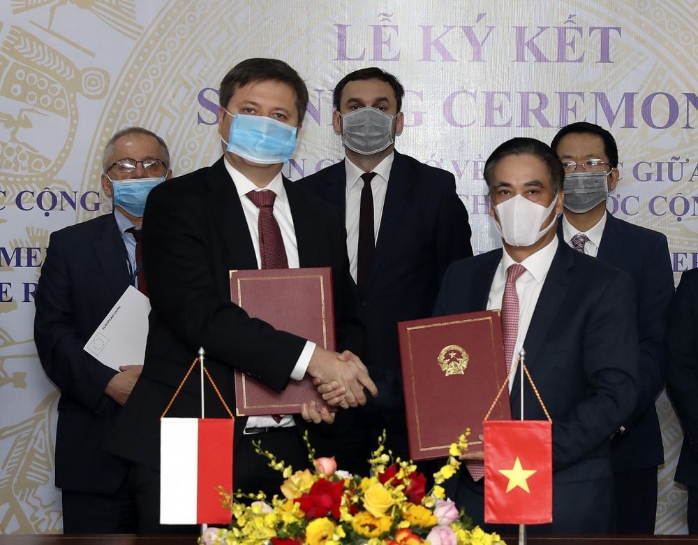 Vietnamese, Polish ministries sign MoU on finance cooperation