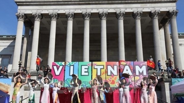 Viet Nam ranks sixth among international students studying in US
