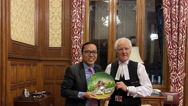 Viet Nam, UK keen on fostering parliamentary cooperation