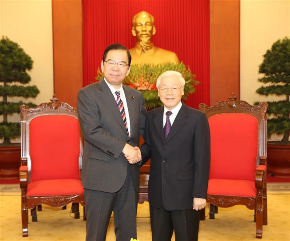 party chief hosts communist party of japan leader