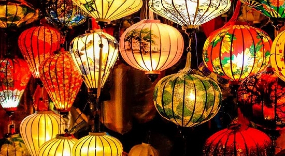 thousands of lanterns to light up in hoi an for new year celebration