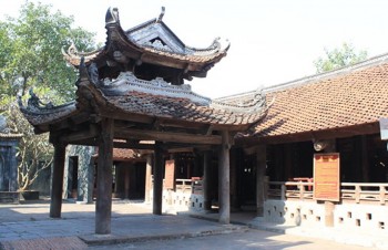 Visiting Thanh Giong in Phu Dong temple