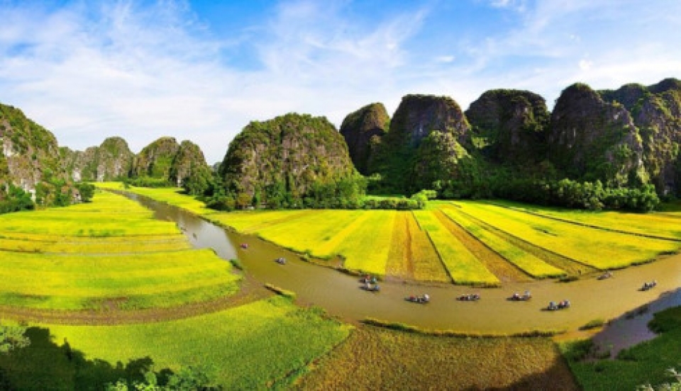 ninh binh welcomes over 73 million visitors during 2018