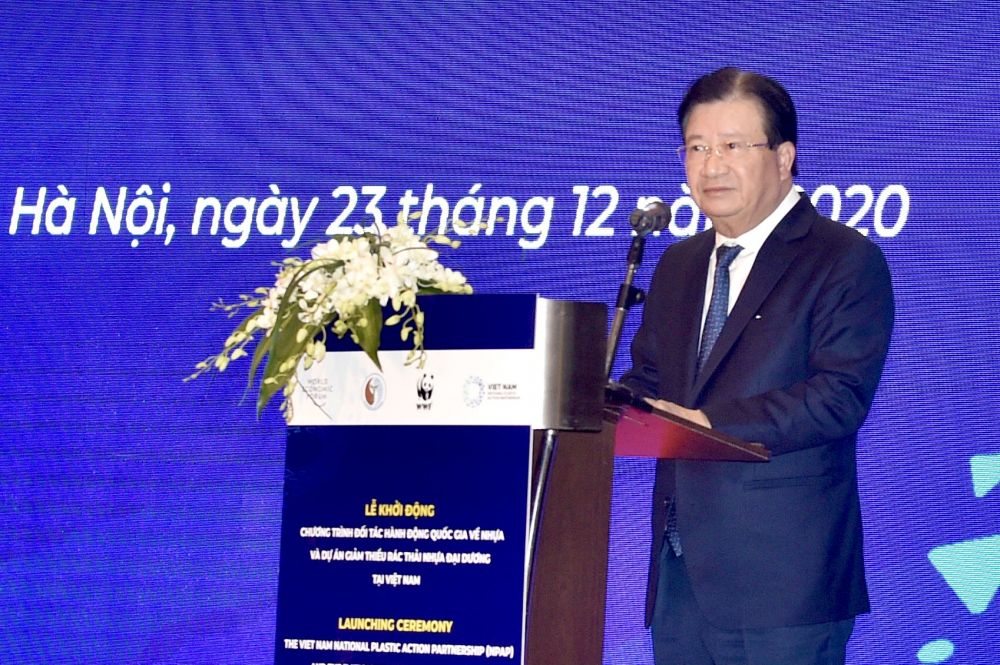 Plastic products must be used in sustainable way: Deputy Prime Minister Trinh Dinh Dung Plastic products must be used in sustainable way: Deputy Prime Minister Trinh Dinh Dung