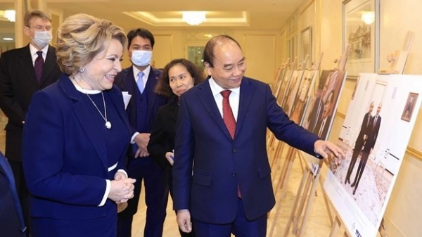 VNA, TASS hold photo exhibition on two-decade Viet Nam-Russia strategic partnership