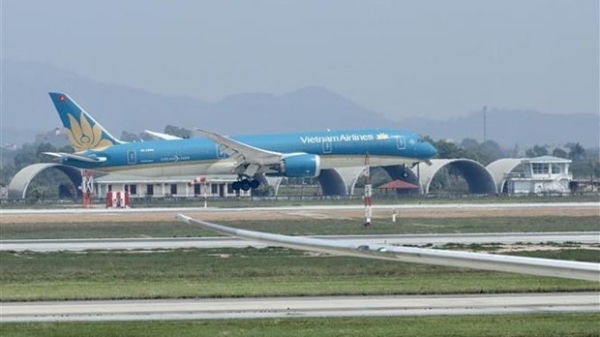 Noi Bai airport operates more runways, taxiways from April 23