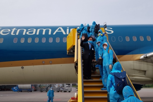 Over 300 Vietnamese flown home from European countries