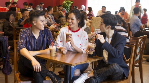 Vietnam’s coffee shops boom amid business closures