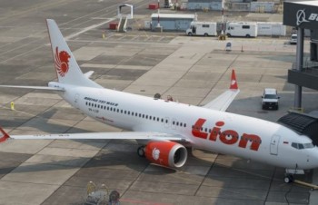 Indonesian Lion Air flight crashes into sea