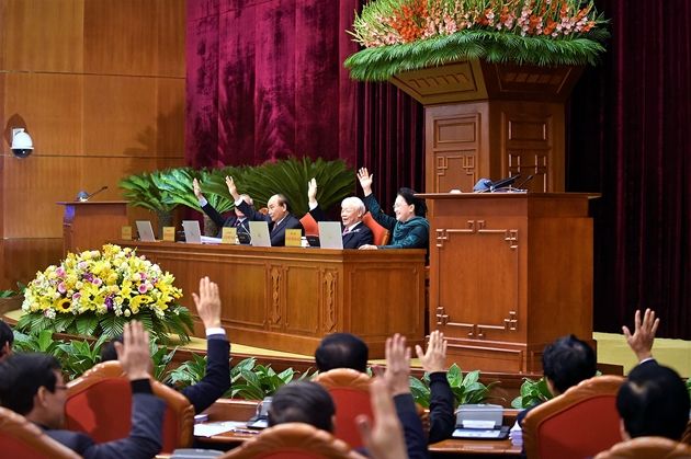 Tại Hội nghị lần thứ 14, Ban Chấp hành Trung ương đã thảo luận dân chủ, kỹ lưỡng, bỏ phiếu biểu quyết với sự nhất trí rất cao nhân sự tham gia Bộ Chính trị, Ban Bí thư khoá XIII. (Ảnh: Nhật Bắc)