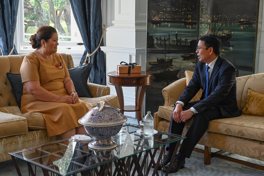 Đại sứ Nguyễn Văn Trung tiếp kiến riêng Toàn quyền New Zealand