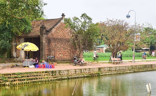 Duong Lam, a typical northern Vietnam village